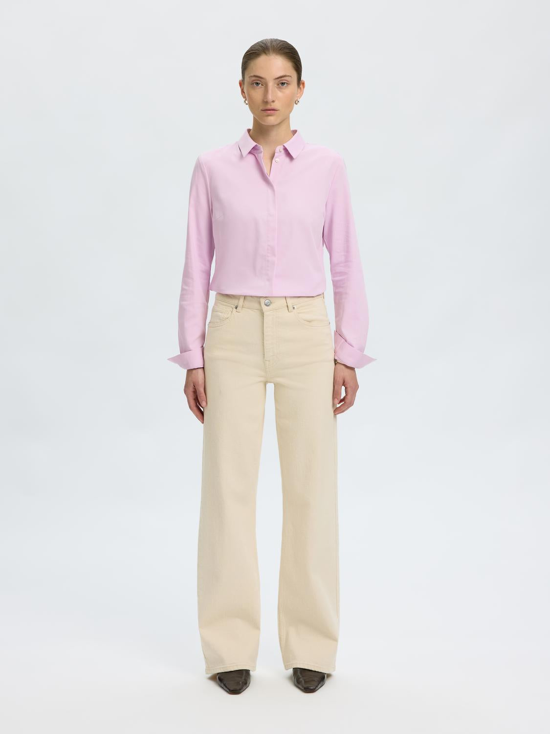 model_shot-front_full